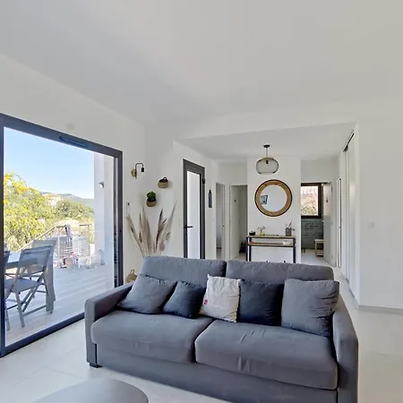 Amazing With Swimming Pool Near The Sea And Pinarellu - Welkeys * Zonza